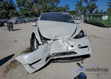 2022 Tesla Model Y z USA, uszkodzony, nr VIN 7SAYGDEF1NF534154